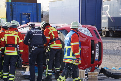 Holzgerlingen: Schwerer Verkehrsunfall fordert eine schwerverletzte Person 